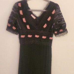 Mo Huan Yi Chu Black and Pink Lace Dress